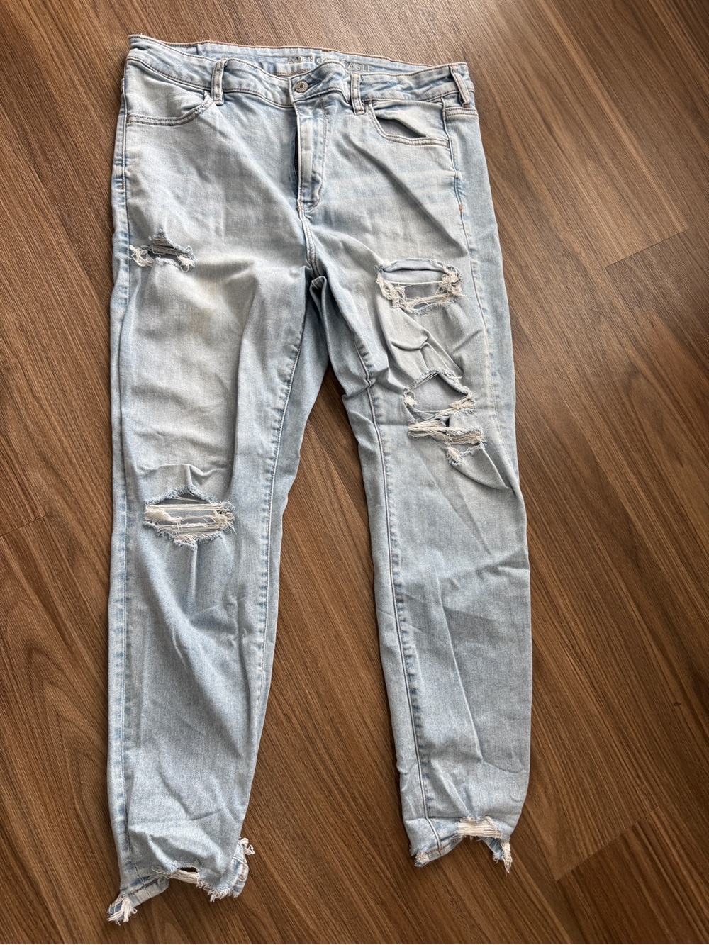 American Eagle Outfitters Light Wash Ripped Women's Jeggings